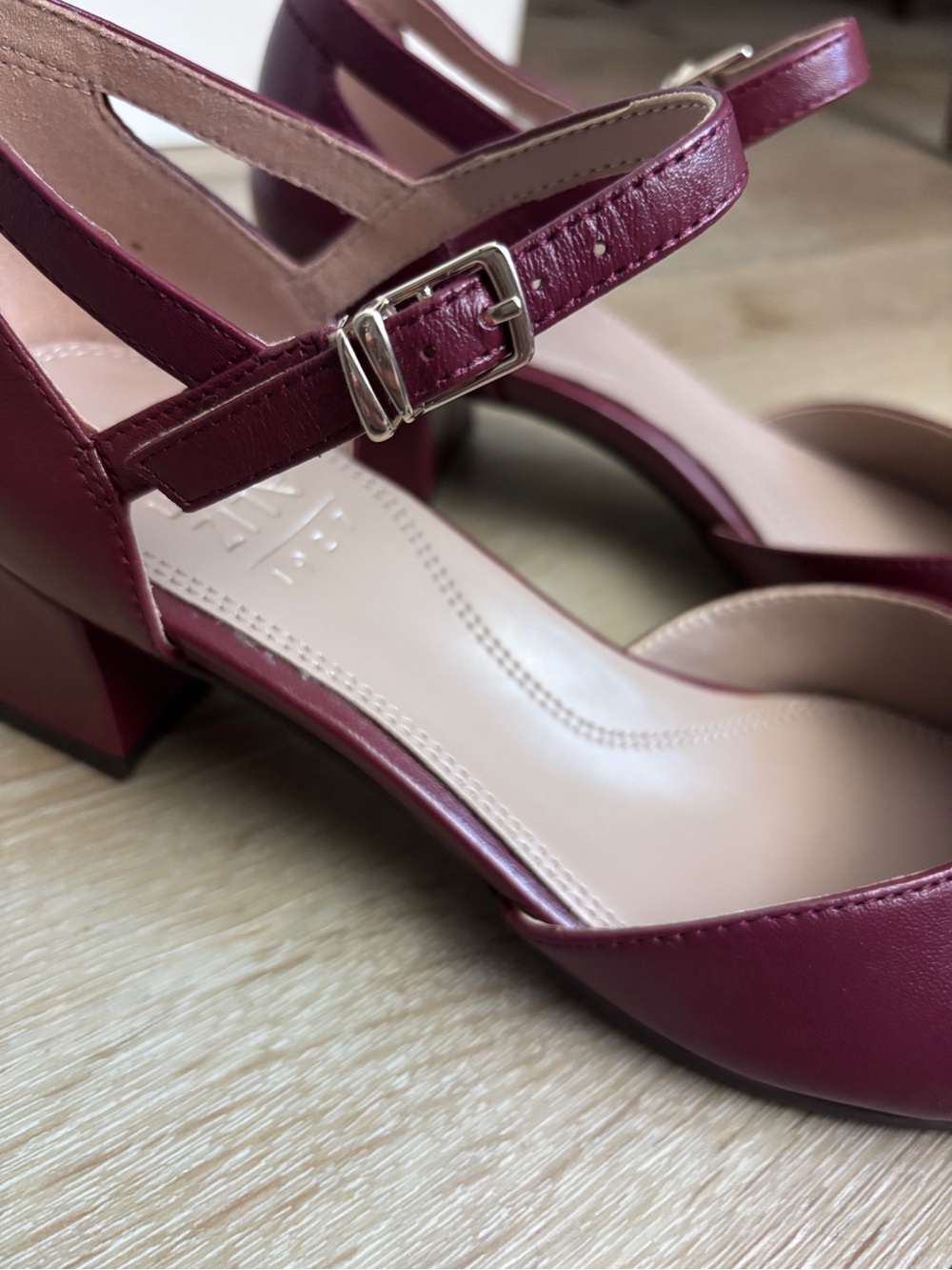 Naturalizer Red Maddox Ankle Strap Pointed Toe Pumps Size 7.5 - Picture 11 of 11